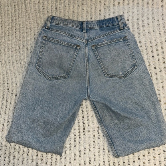 A&F 90s Straight Ultra High Rise - Picture 3 of 3